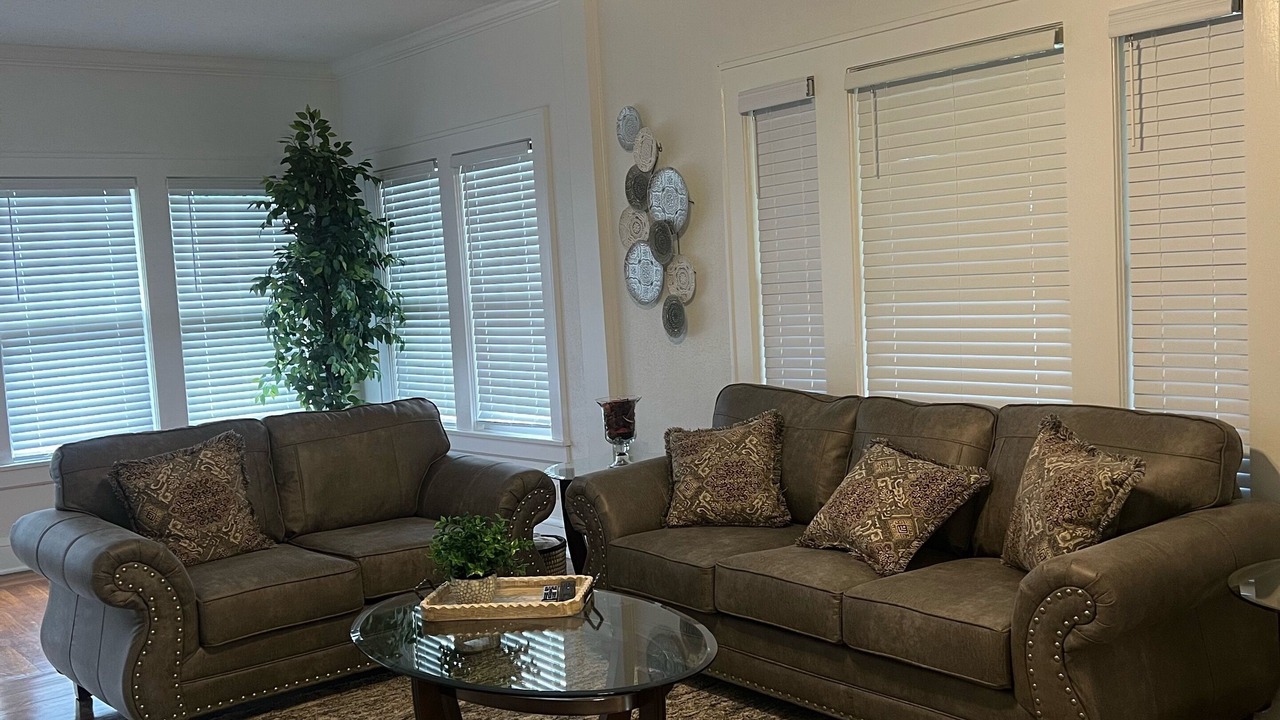 Photo of Livingroom in Lakeshore South
