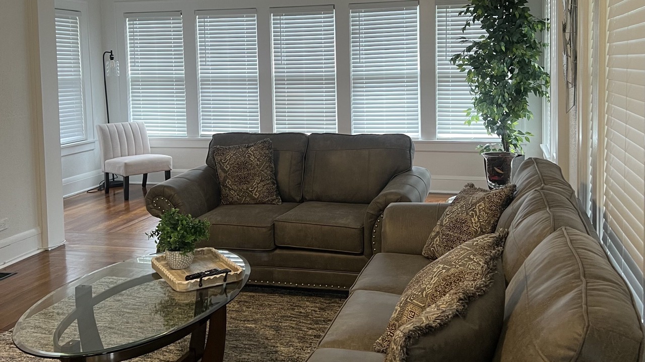 Photo of Livingroom in Lakeshore South