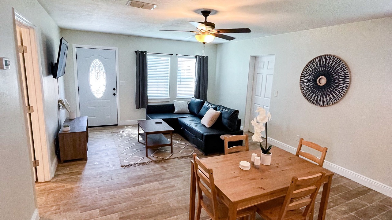 Photo of Livingroom in Leesburg