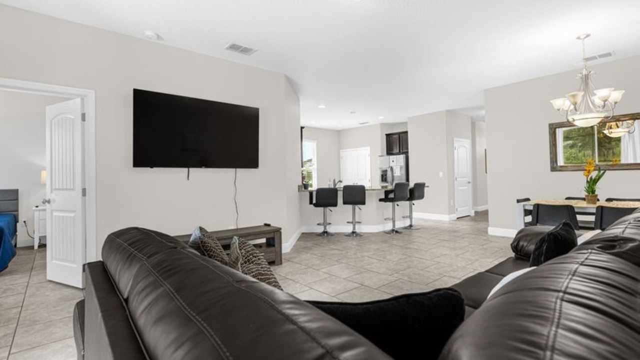Photo of Livingroom in Sunridge Woods