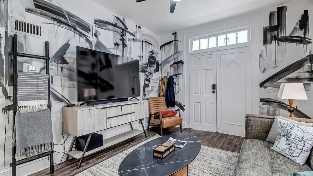 Photo of Livingroom in Urban Core