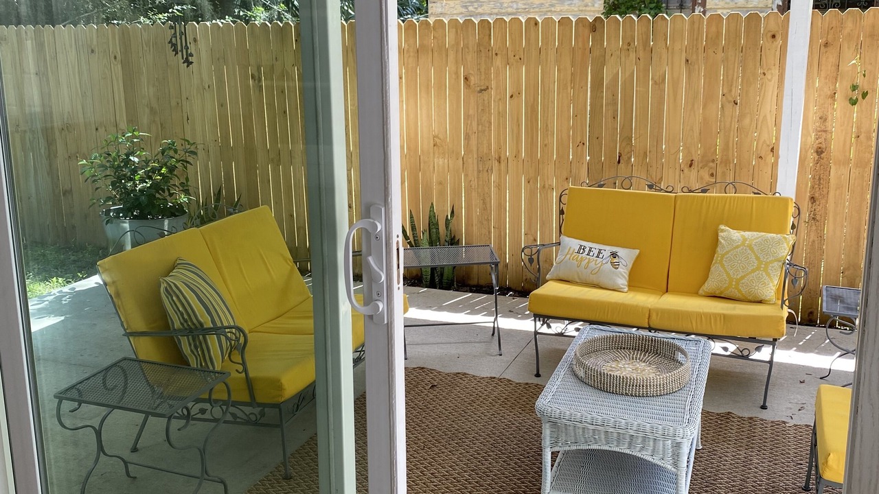 Photo of Patio Balcony in Pleasant Street