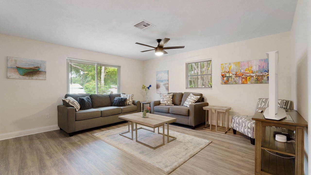 Photo of Livingroom in South Pinellas Community Council