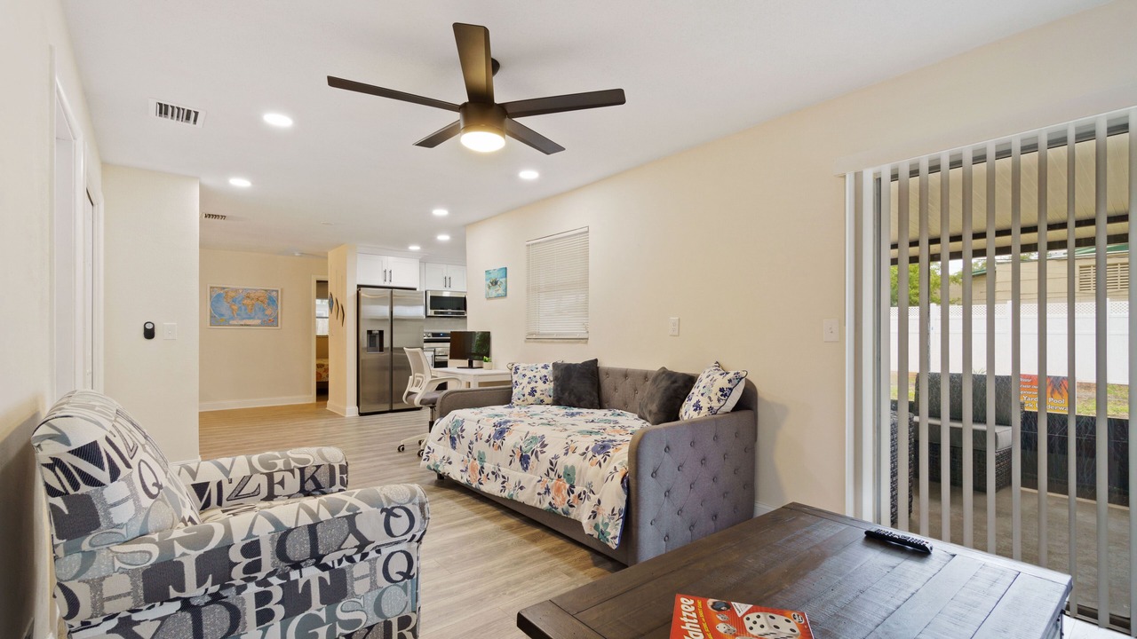Photo of Livingroom in South Pinellas Community Council