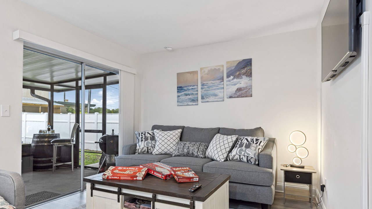 Photo of Livingroom in South Pinellas Community Council