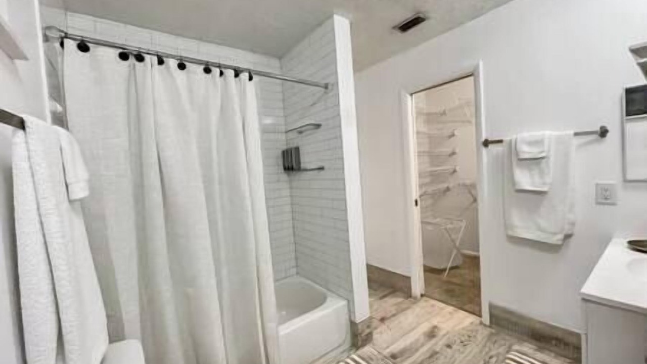 Photo of Bathroom in BallenIsles