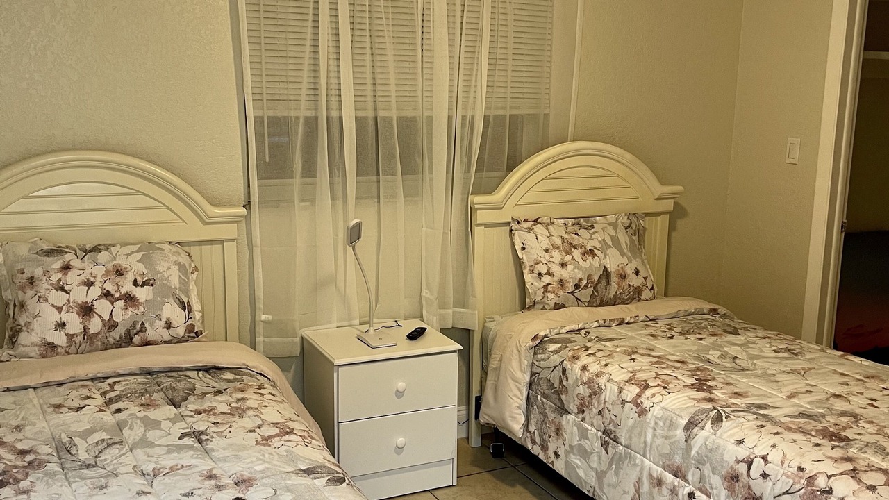 Photo of Bedroom in Oak Ridge