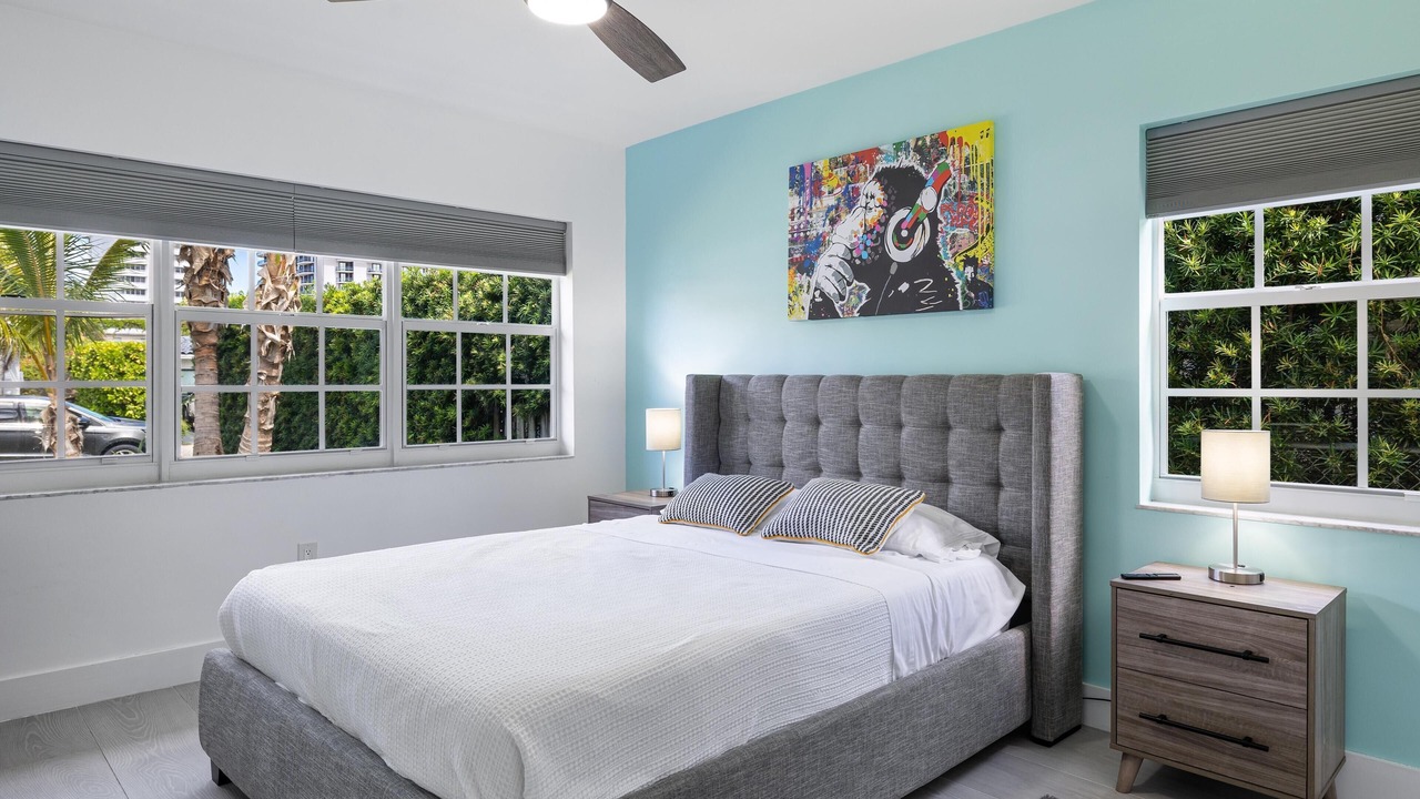 Photo of Bedroom in Surfside