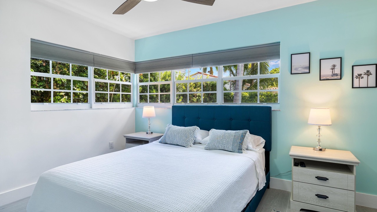 Photo of Bedroom in Surfside