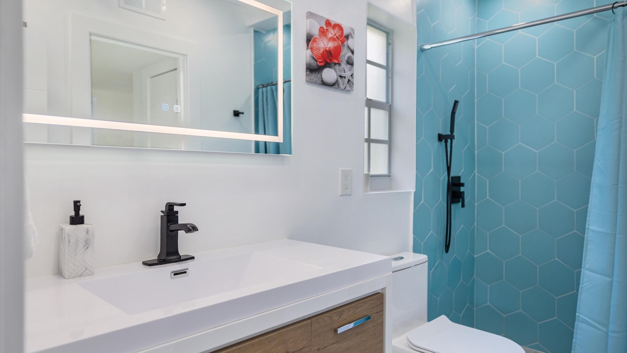 Photo of Bathroom in Surfside