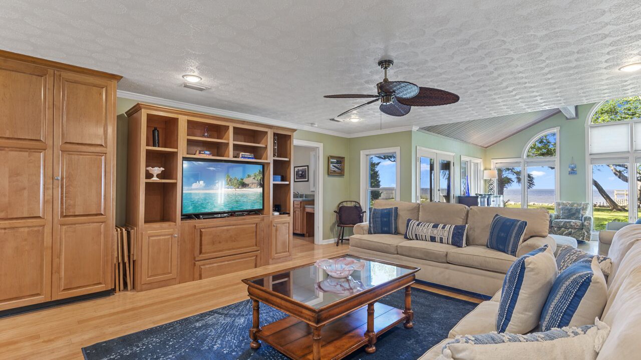 Photo of Livingroom in Magnolia Bluffs