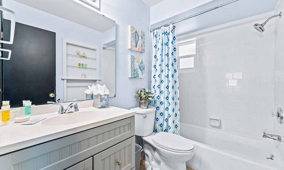 Photo of Bathroom in Laurel Park