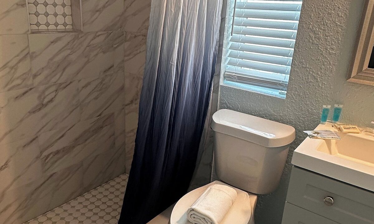 Photo of Bathroom in Laurel Park