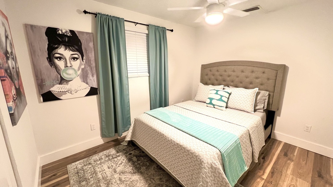 Photo of Bedroom in Bearss Plaza