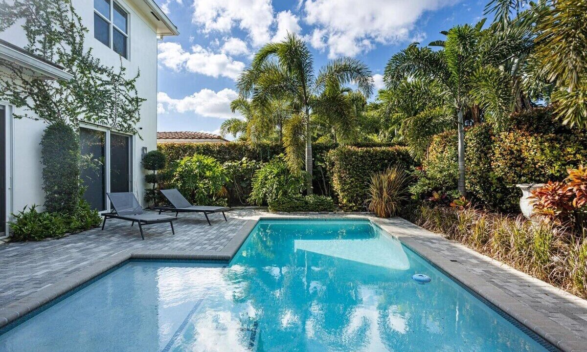 Photo of Outdoor in Poinsettia Heights