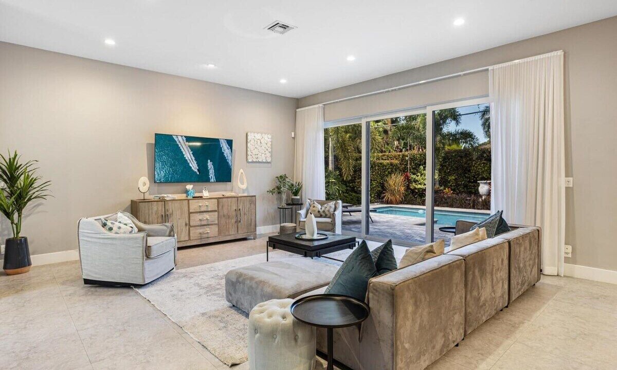 Photo of Livingroom in Poinsettia Heights