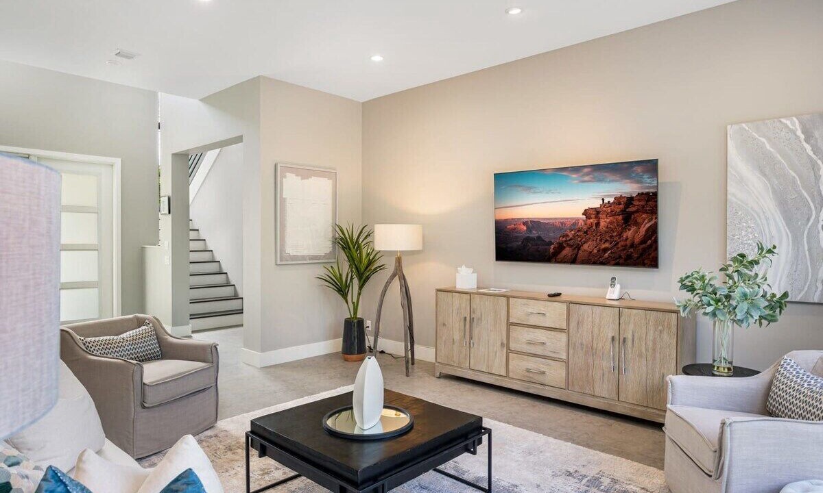 Photo of Livingroom in Poinsettia Heights