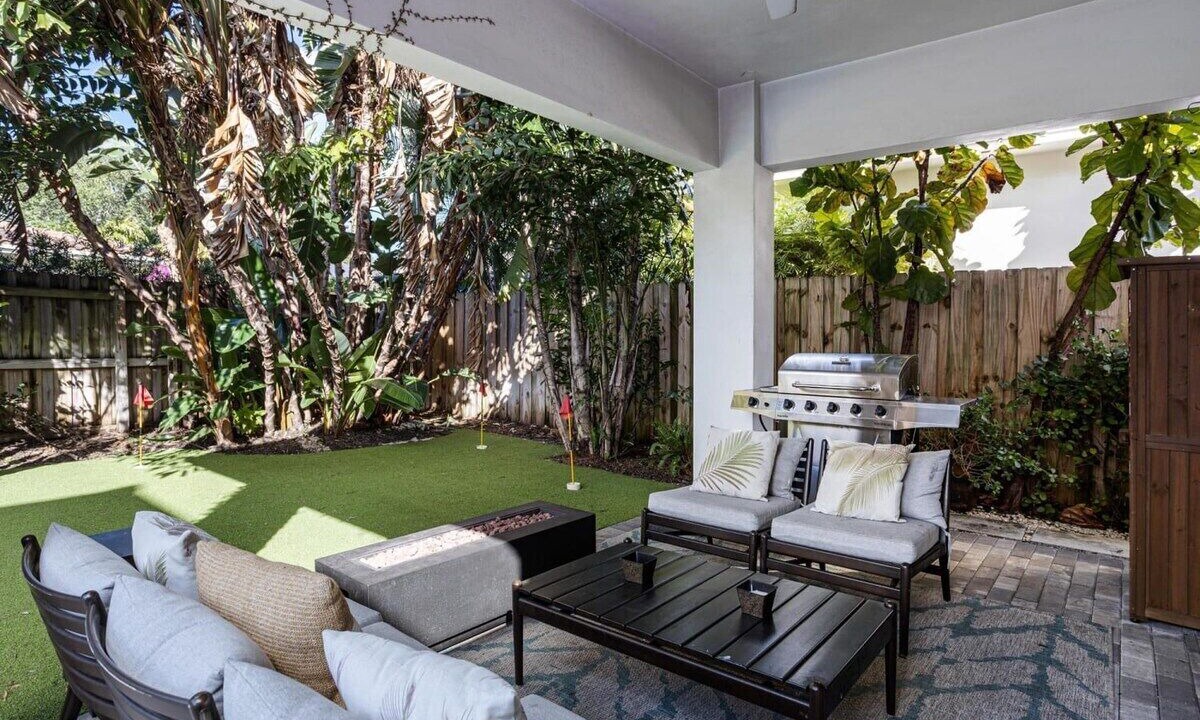Photo of Patio Balcony in Poinsettia Heights