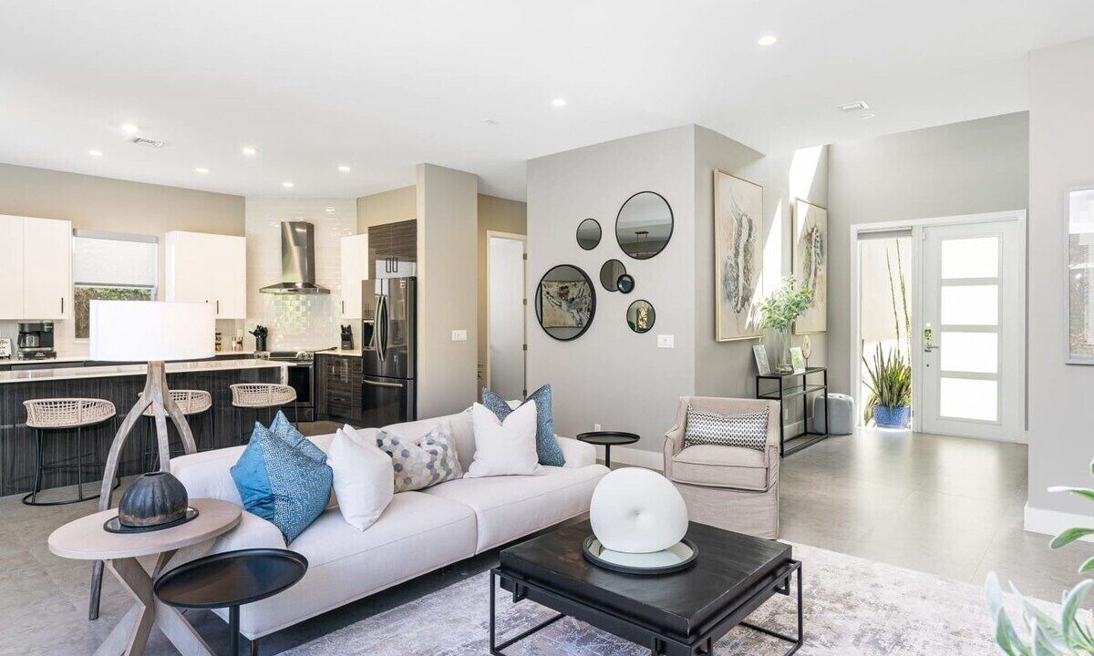 Photo of Livingroom in Poinsettia Heights