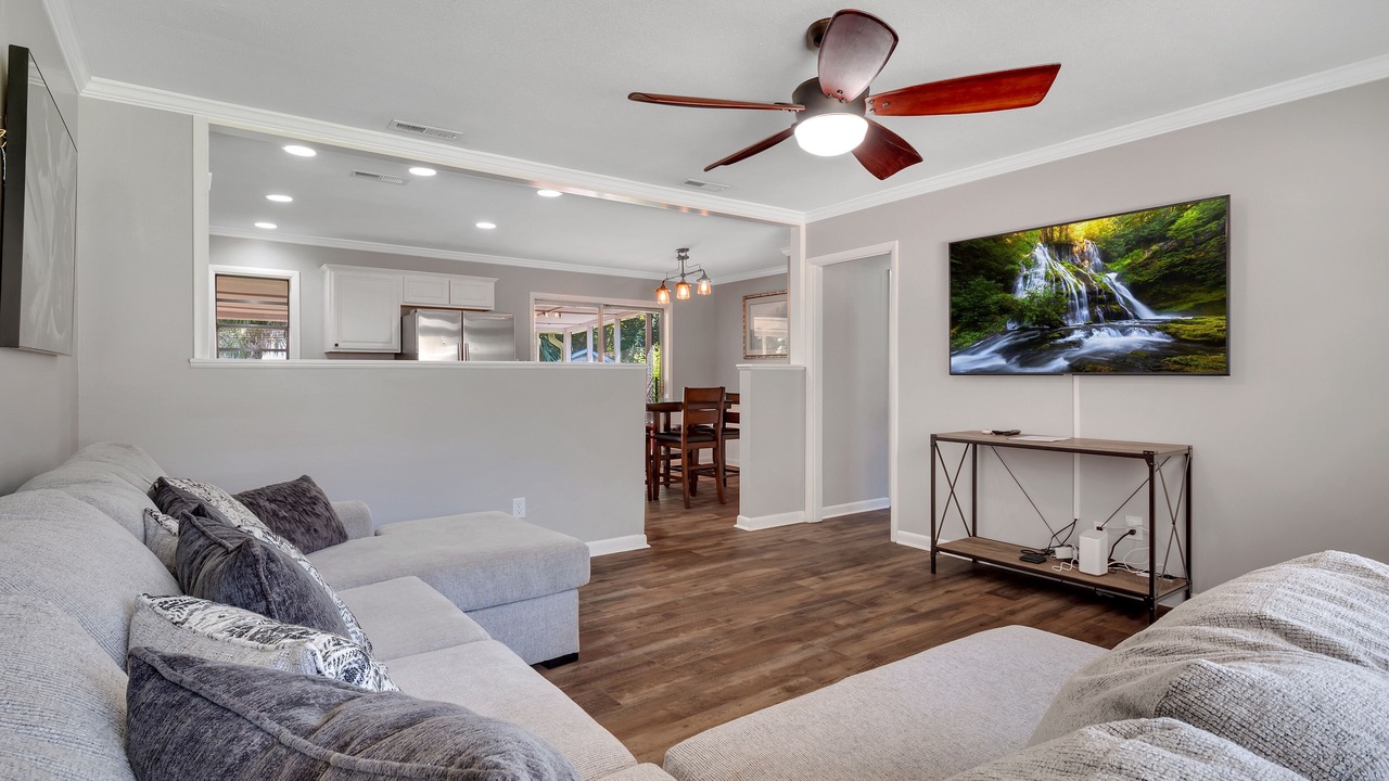 Photo of Livingroom in Tallahassee