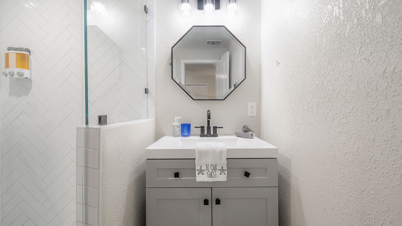 Photo of Bathroom in Temple Crest