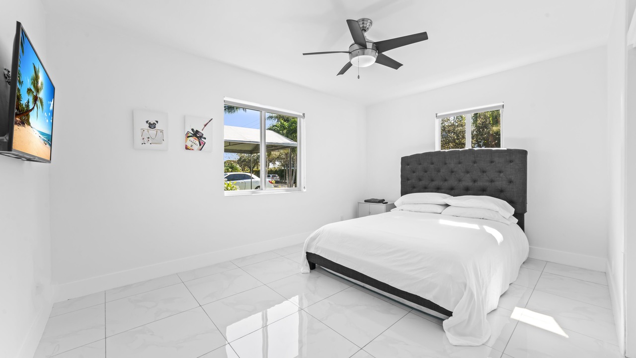 Photo of Bedroom in North Central Hollywood