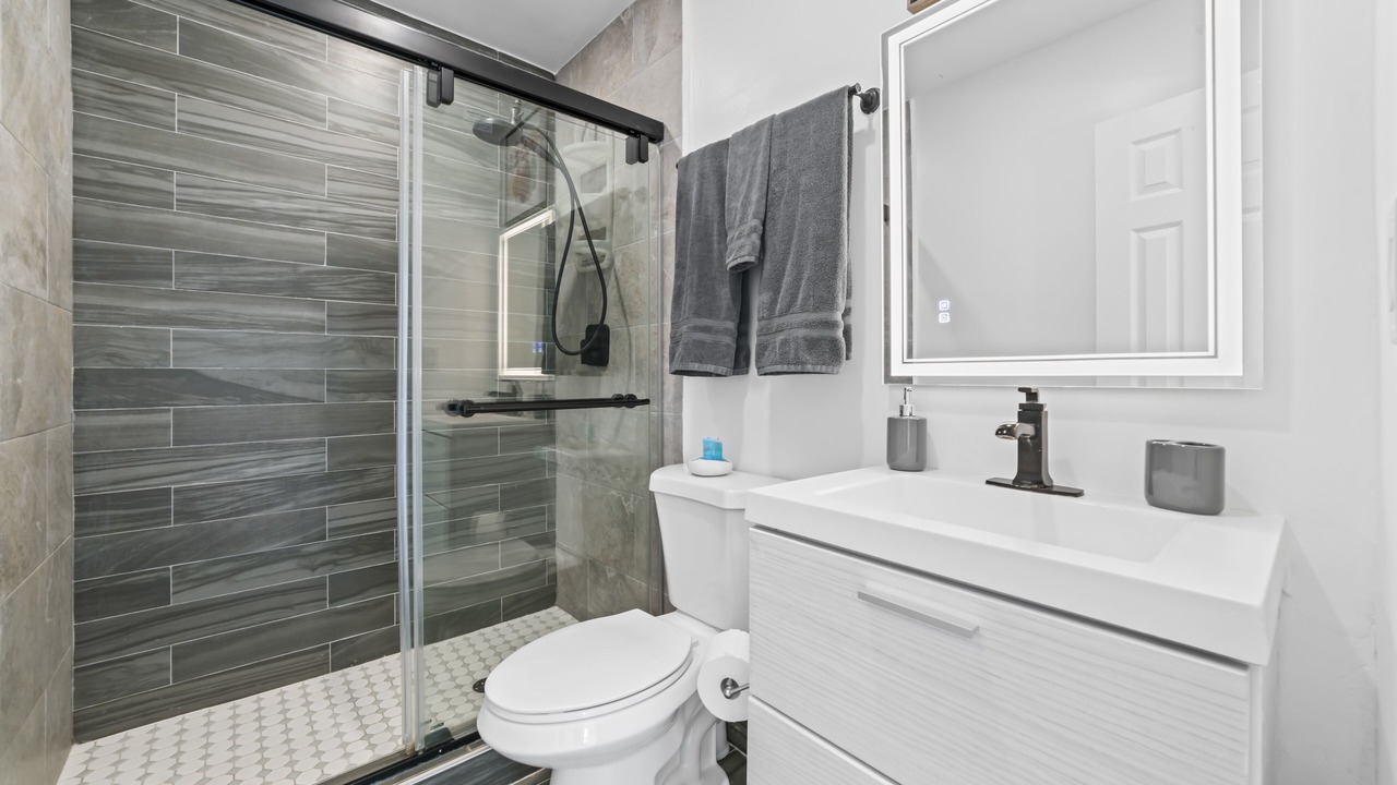 Photo of Bathroom in North Central Hollywood