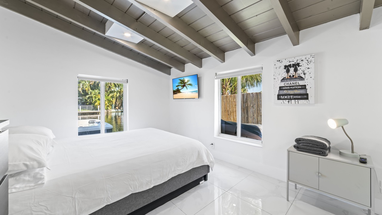 Photo of Bedroom in North Central Hollywood