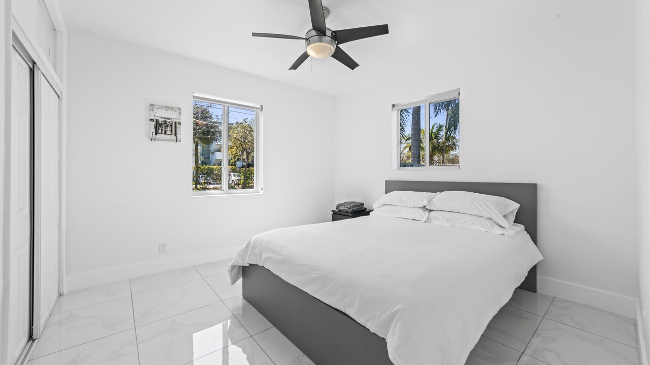 Photo of Bedroom in North Central Hollywood