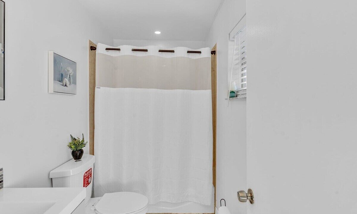 Photo of Bathroom in Royal Poinciana