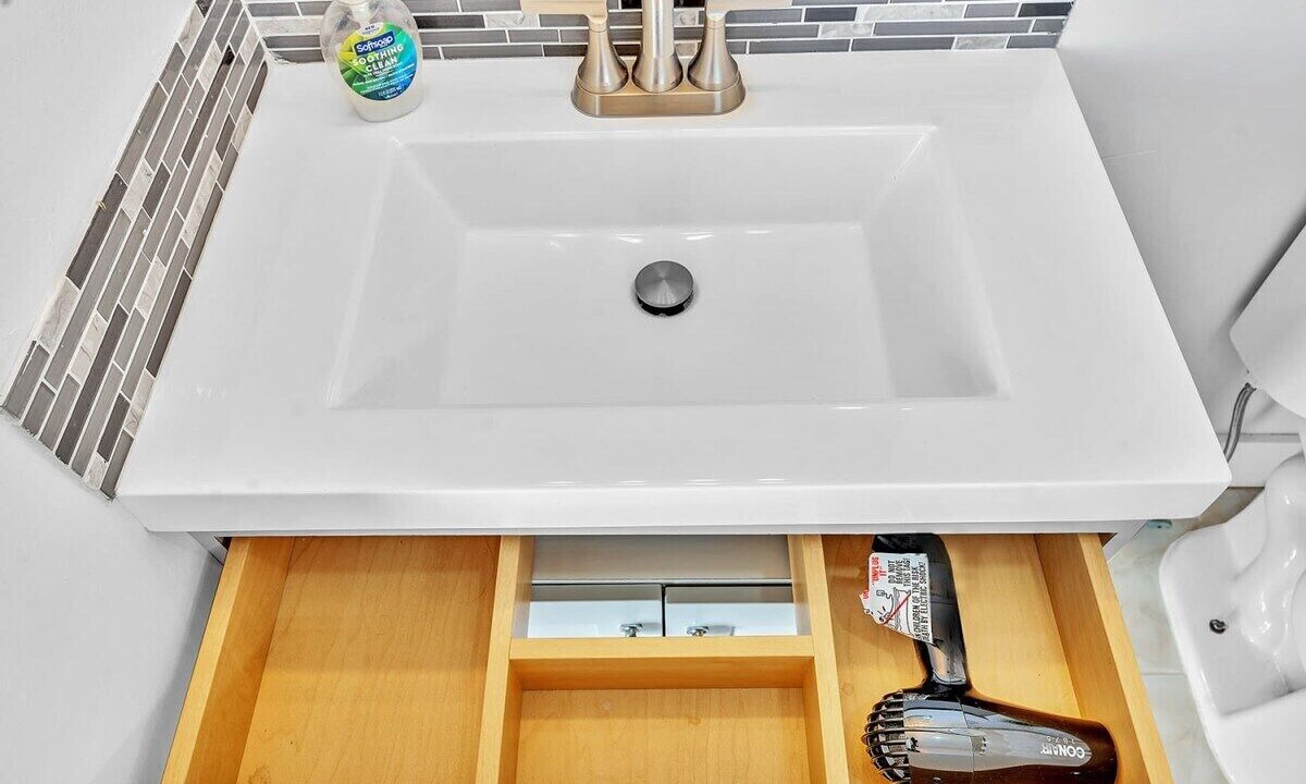 Photo of Bathroom in Royal Poinciana