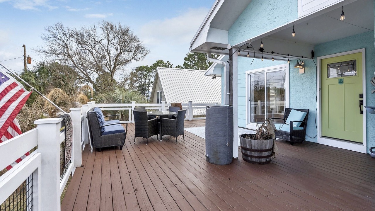 Photo of Patio Balcony in Holiday Beach