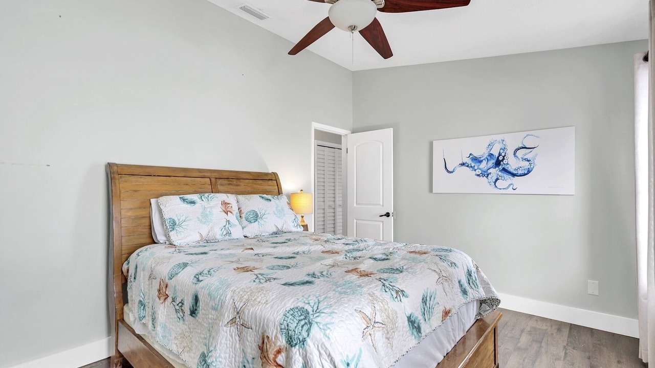 Photo of Bedroom in Holiday Beach