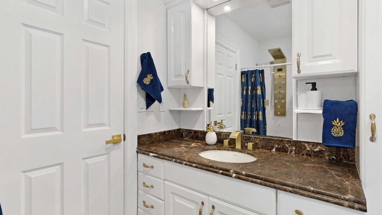 Photo of Bathroom in Parrot Cove