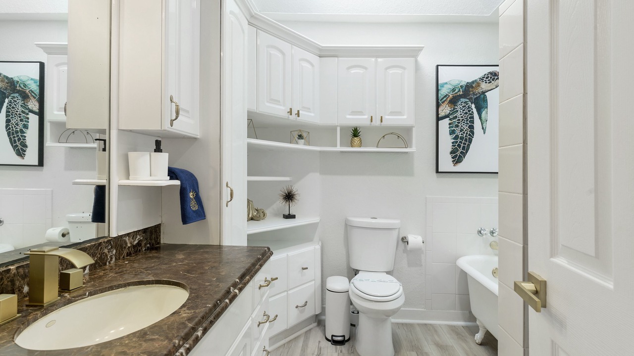 Photo of Bathroom in Parrot Cove