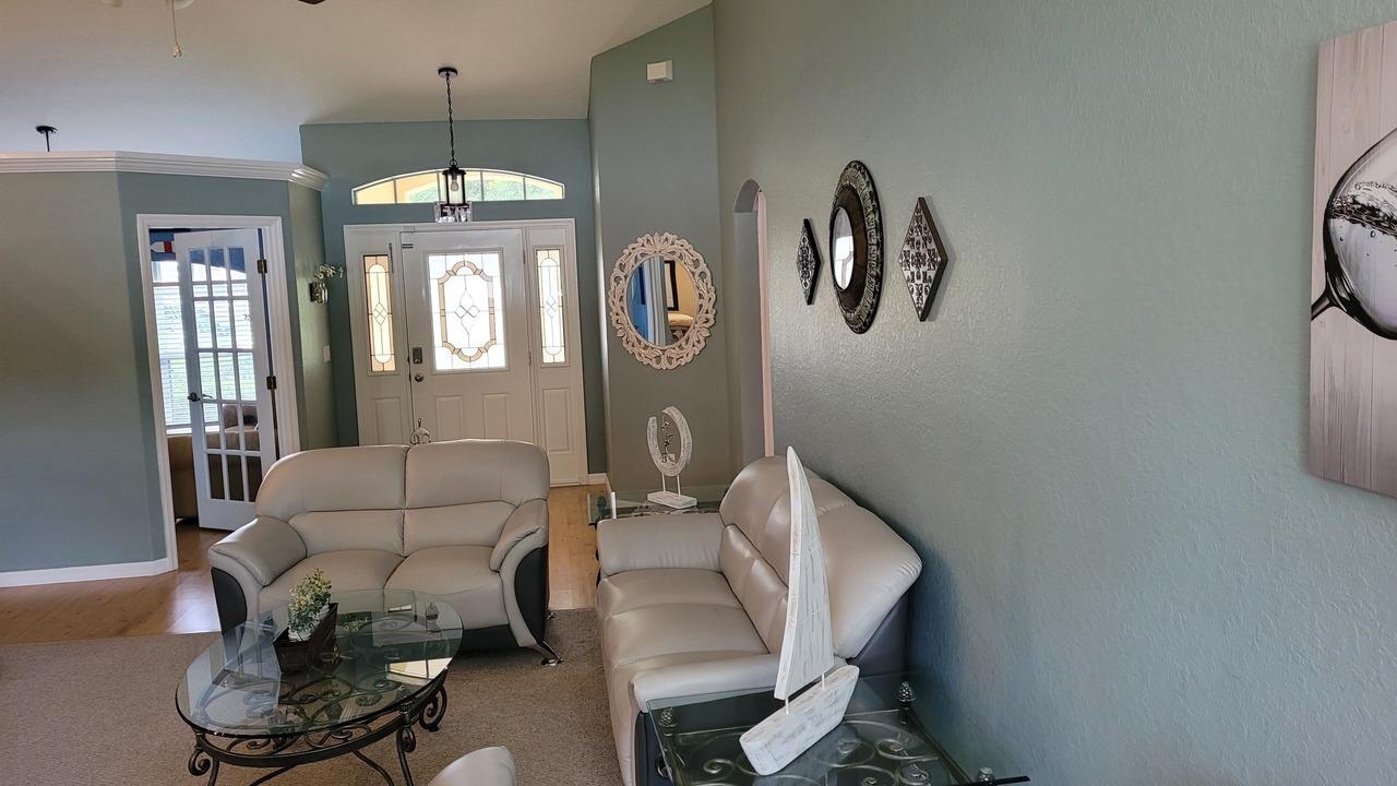 Photo of Livingroom in Sylvan Shores