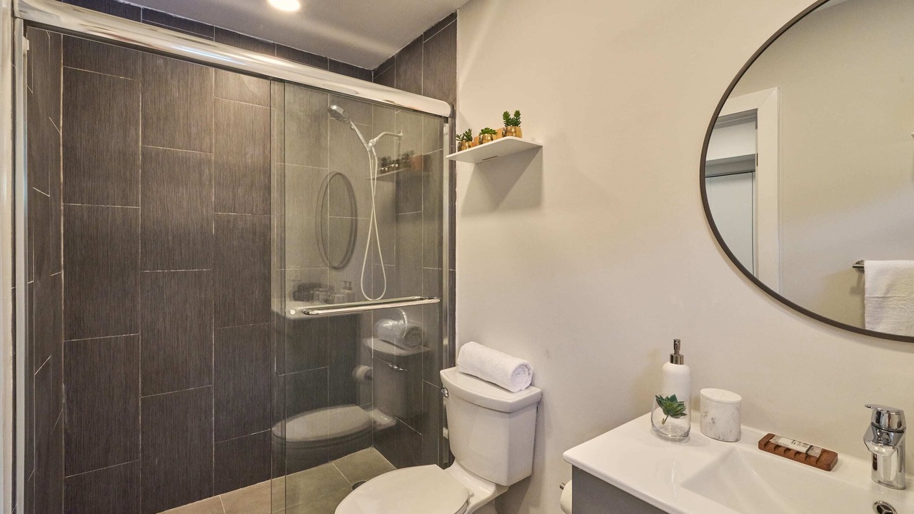 Photo of Bathroom in Golden Glades