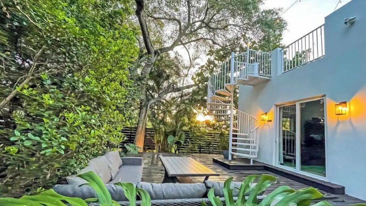 Photo of Patio Balcony in El Portal