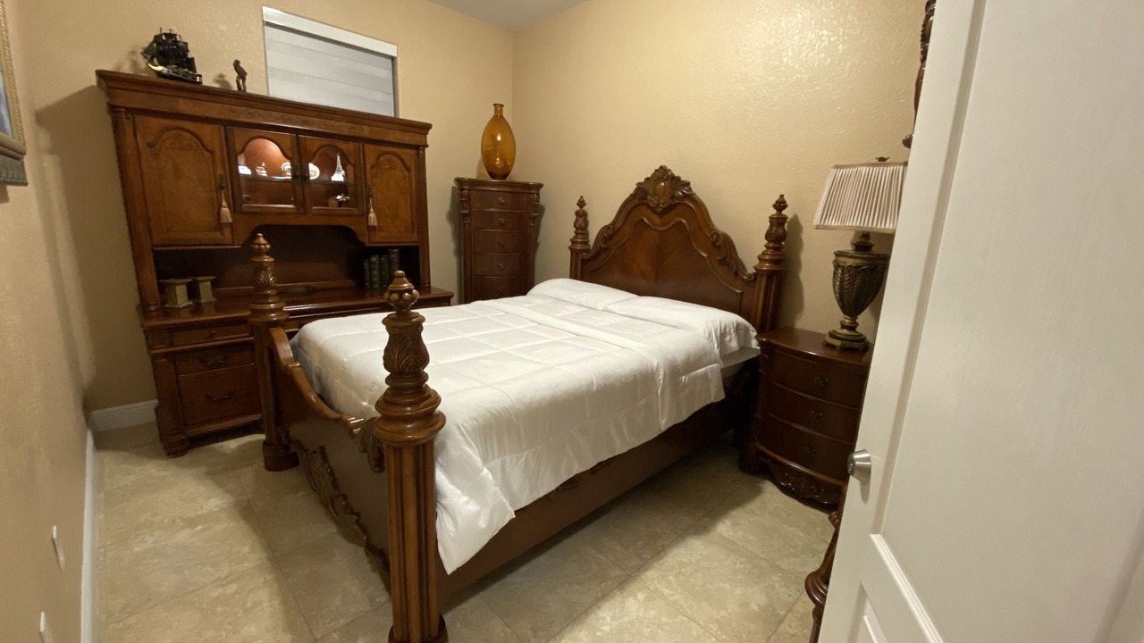 Photo of Bedroom in Miami Lakes