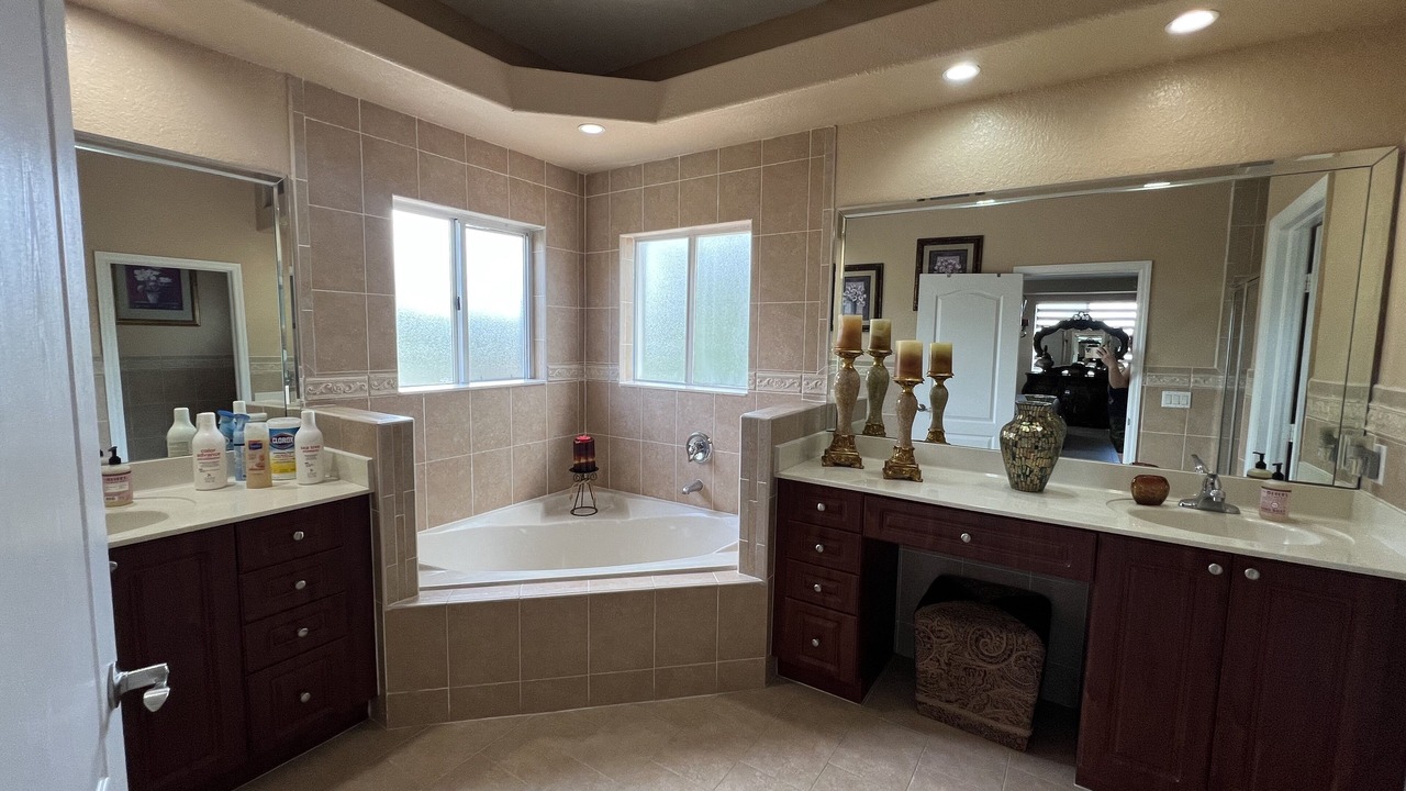 Photo of Bathroom in Miami Lakes