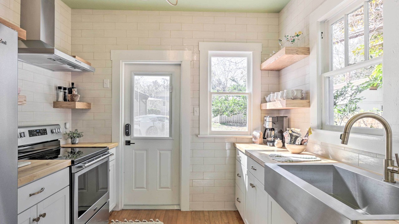 Photo of Kitchen in Historic District