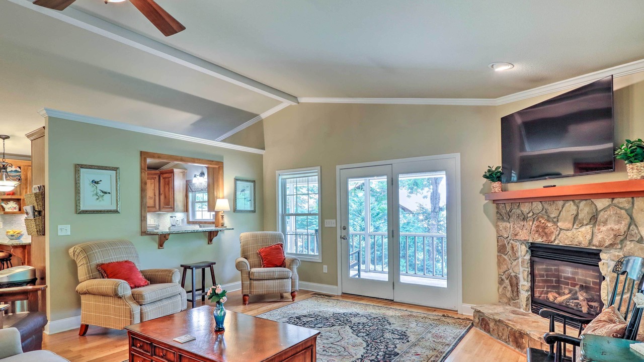 Photo of Bedroom in Hayesville