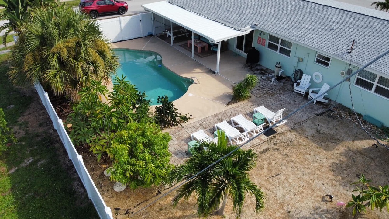 Photo of Outdoor in Golden Beach Estates