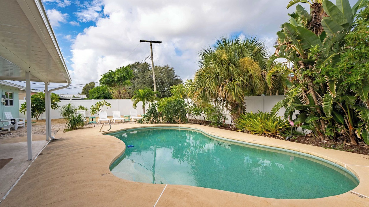 Photo of Outdoor in Golden Beach Estates