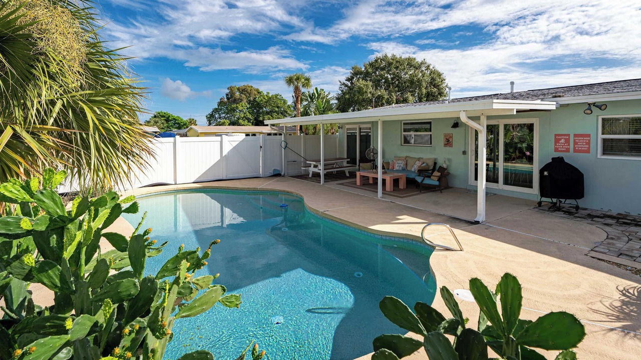 Photo of Outdoor in Golden Beach Estates