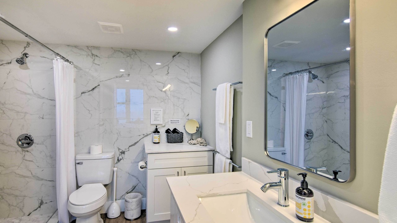 Photo of Bathroom in Galt Mile