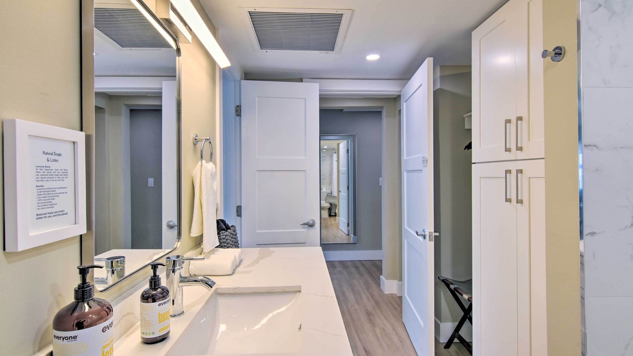 Photo of Bathroom in Galt Mile