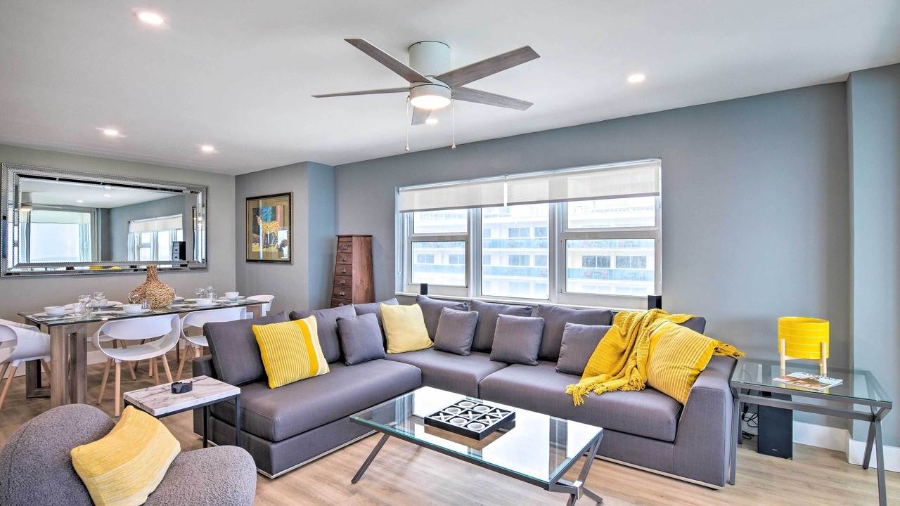 Photo of Livingroom in Galt Mile