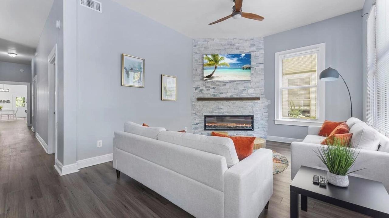 Photo of Livingroom in Hogan's Creek