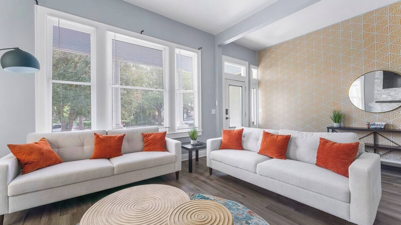 Photo of Livingroom in Hogan's Creek